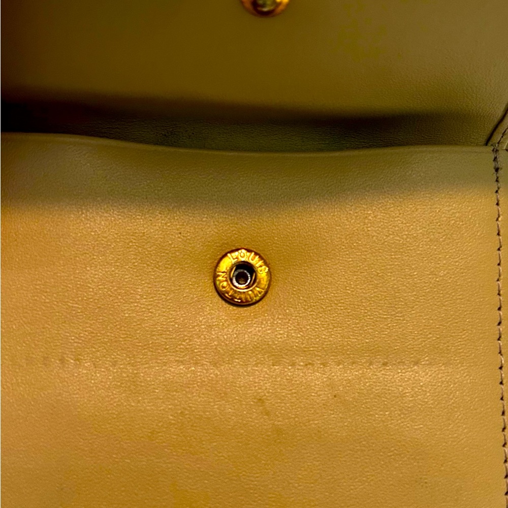 Wallet - Picture 5 of 9